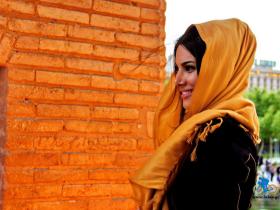 骑在伊朗-伊斯法罕-伊朗人